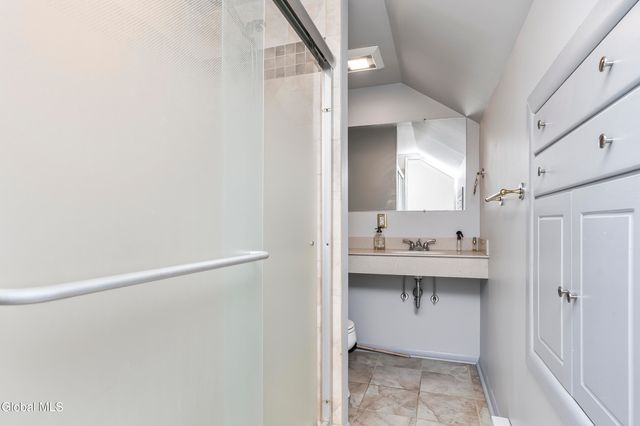 28 Tudor Road, Albany, NY 12203