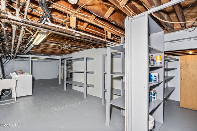 28 Tudor Road, Albany, NY 12203