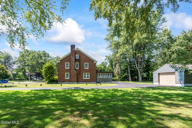 28 Tudor Road, Albany, NY 12203