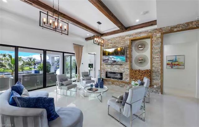 2405 SW 11th AVE, Cape Coral, FL 33991