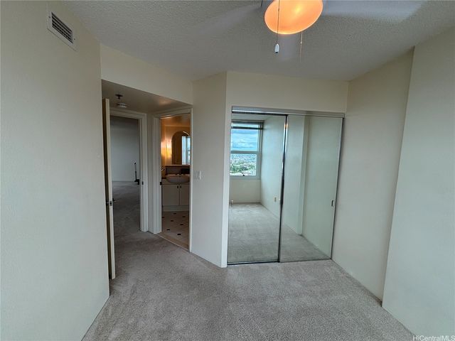 801 S King Street 2507, Honolulu, HI 96813