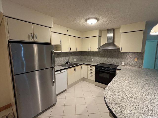 801 S King Street 2507, Honolulu, HI 96813