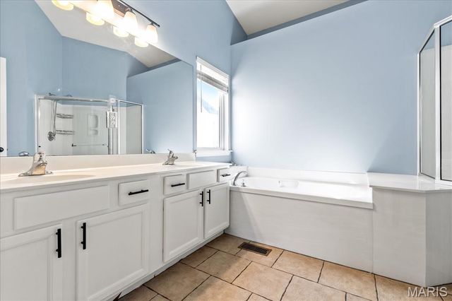 320 Jessie Marie Lane, St Peters, MO 63376