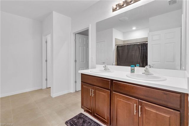 511 SW 26th AVE, Cape Coral, FL 33991