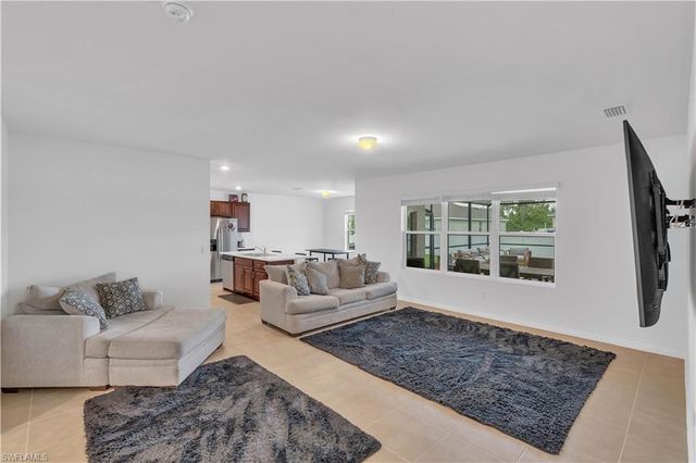 511 SW 26th AVE, Cape Coral, FL 33991