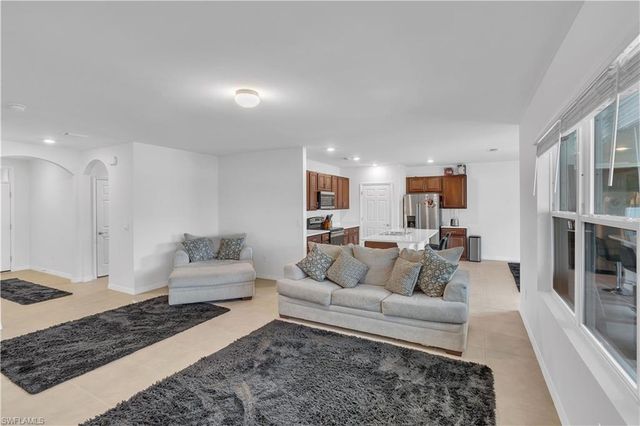511 SW 26th AVE, Cape Coral, FL 33991