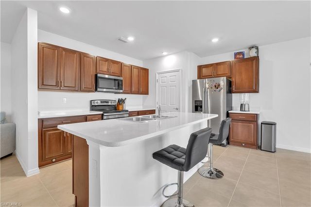 511 SW 26th AVE, Cape Coral, FL 33991