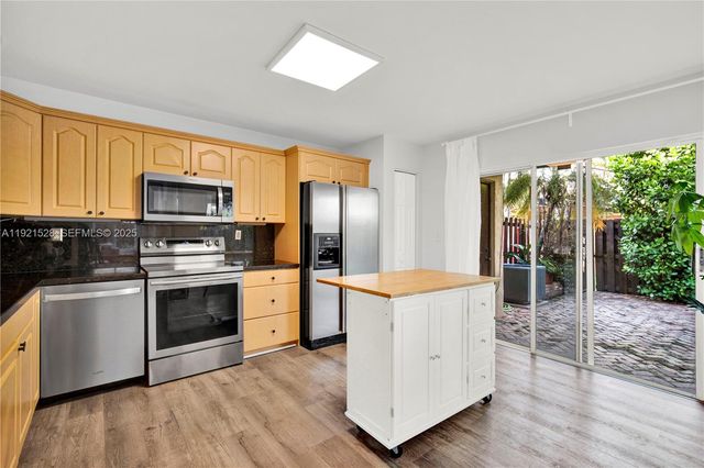 16415 SW 73rd Ter, Miami, FL 33193