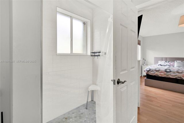 16415 SW 73rd Ter, Miami, FL 33193