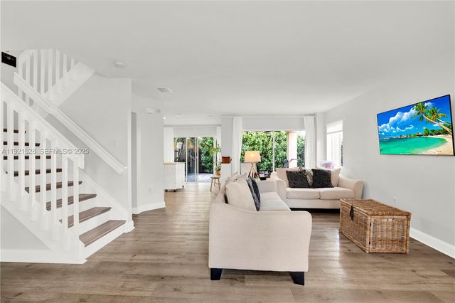 16415 SW 73rd Ter, Miami, FL 33193