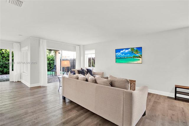 16415 SW 73rd Ter, Miami, FL 33193