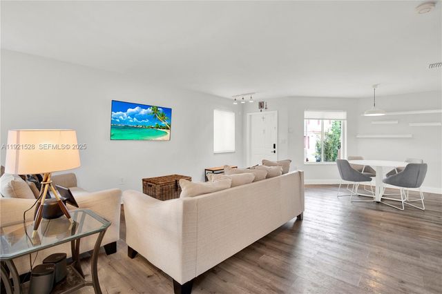 16415 SW 73rd Ter, Miami, FL 33193