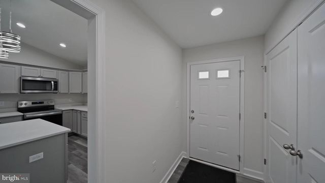 97 FOX CHASE CT, Kearneysville, WV 25430