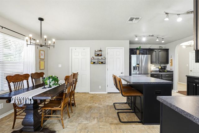 518 BANDERA CIR CIR, New Braunfels, TX 78130
