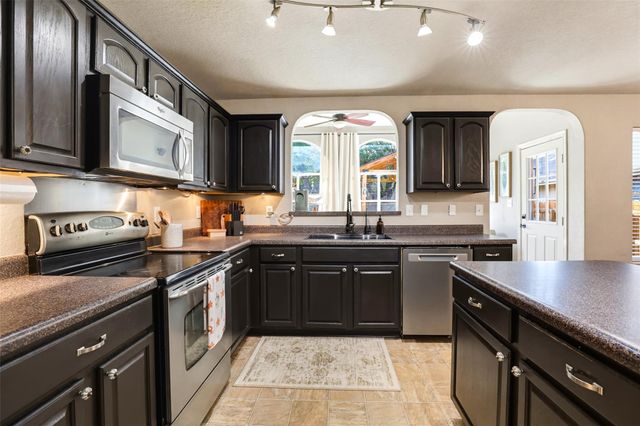 518 BANDERA CIR CIR, New Braunfels, TX 78130