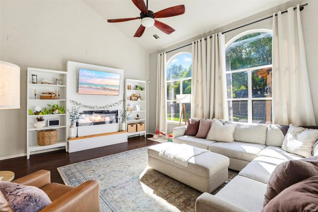 518 BANDERA CIR CIR, New Braunfels, TX 78130