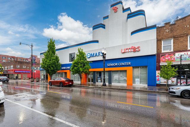 2520 W Devon Avenue 2a, Chicago, IL 60659