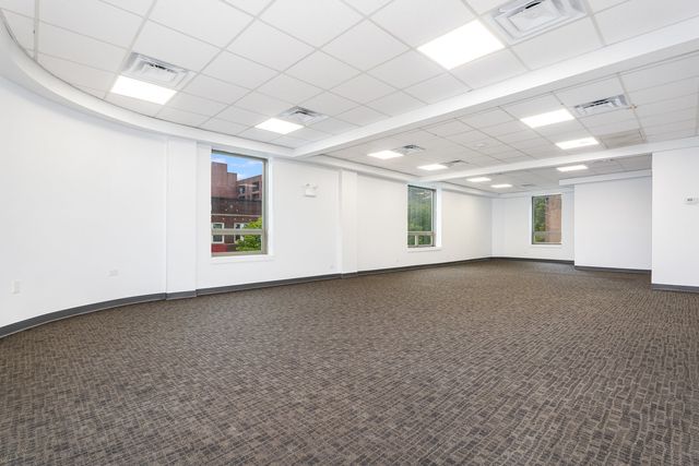 2520 W Devon Avenue 2a, Chicago, IL 60659