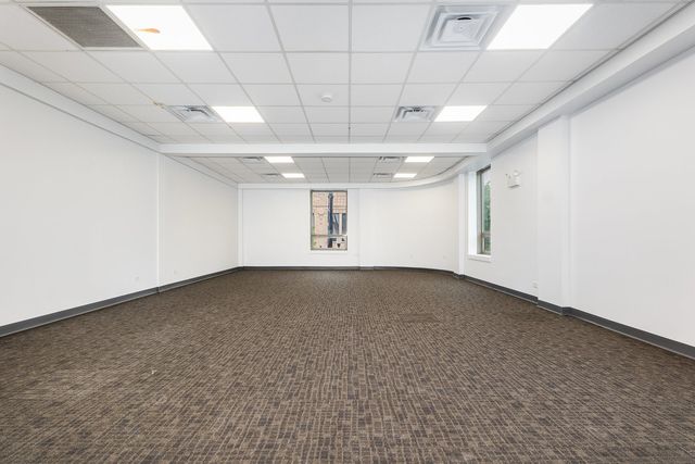 2520 W Devon Avenue 2a, Chicago, IL 60659