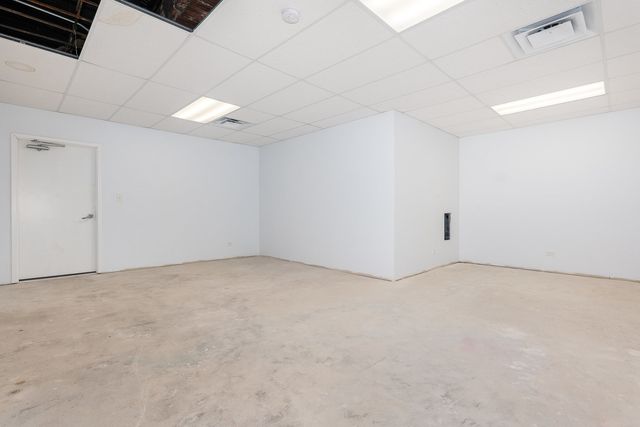 2520 W Devon Avenue 2a, Chicago, IL 60659