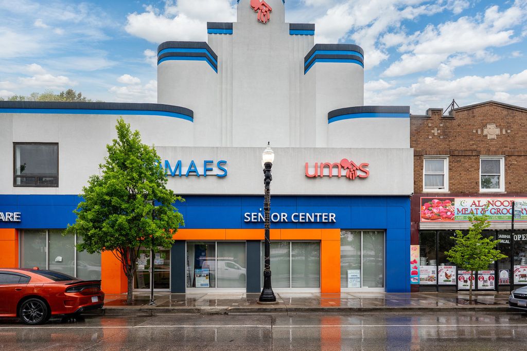 2520 W Devon Avenue 2a, Chicago, IL 60659