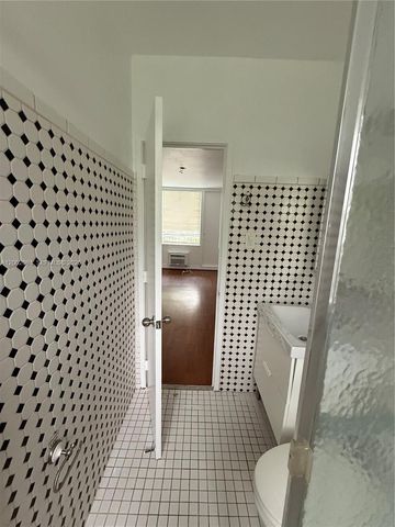 10281 E Bay Harbor Dr A5, Bay Harbor Islands, FL 33154