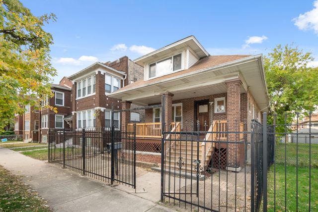 6818 S Harper Avenue, Chicago, IL 60637