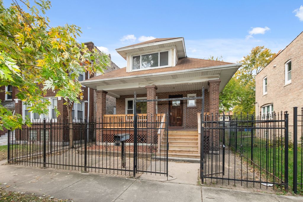 6818 S Harper Avenue, Chicago, IL 60637