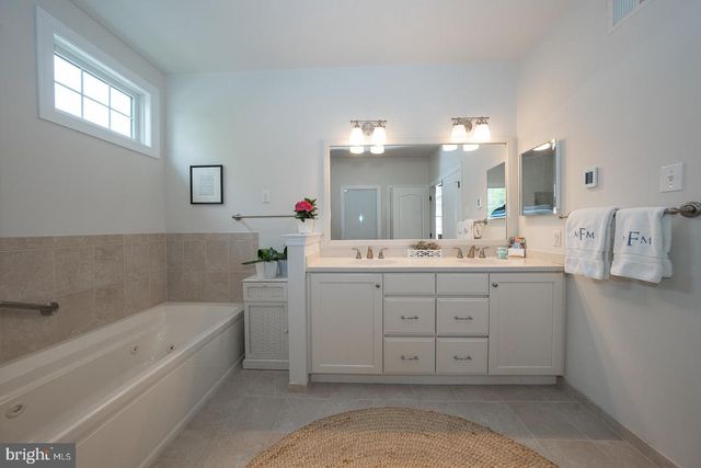 3708 LISETER GDNS, Newtown Square, PA 19073