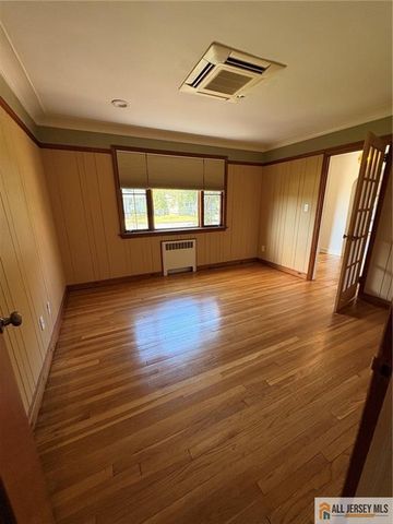 13 Fountain Street, East Brunswick, NJ 08816