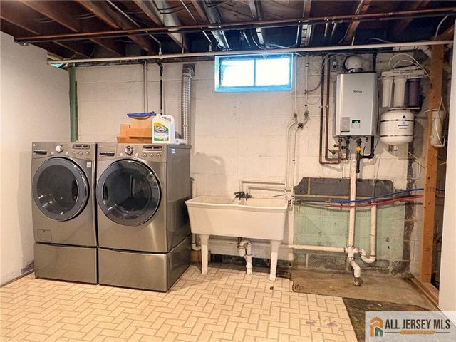 13 Fountain Street, East Brunswick, NJ 08816