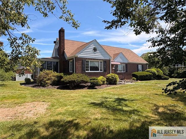13 Fountain Street, East Brunswick, NJ 08816