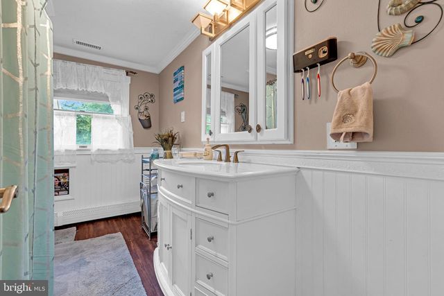 110 4TH AVE, Tuckerton, NJ 08087