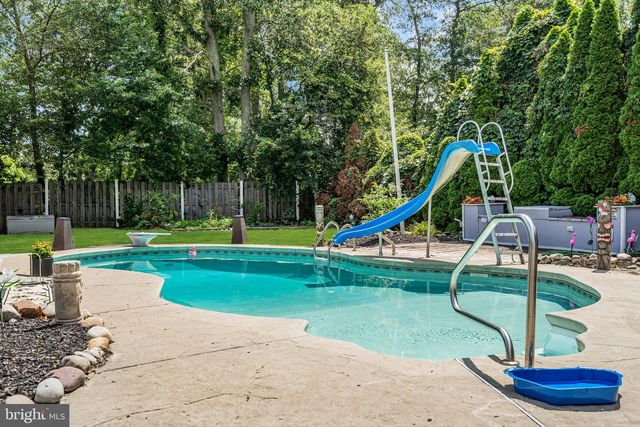 110 4TH AVE, Tuckerton, NJ 08087