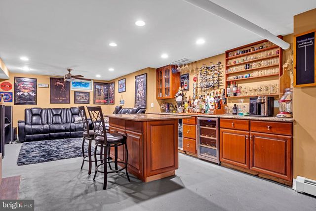 110 4TH AVE, Tuckerton, NJ 08087