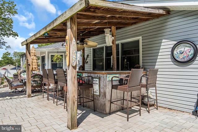 110 4TH AVE, Tuckerton, NJ 08087