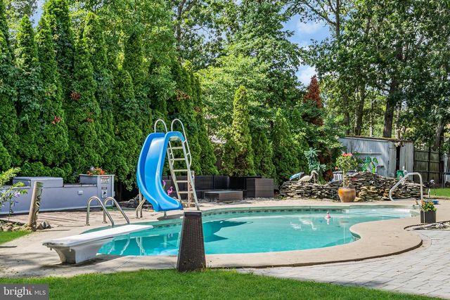 110 4TH AVE, Tuckerton, NJ 08087