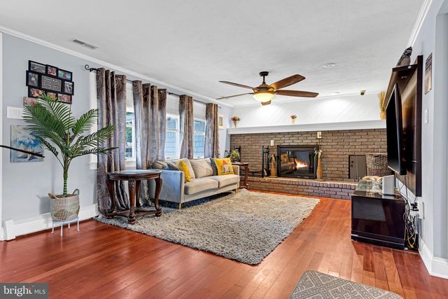 110 4TH AVE, Tuckerton, NJ 08087