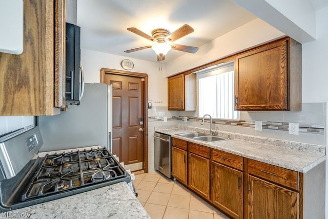 5731 Meadow Lane, Bedford Heights, OH 44146