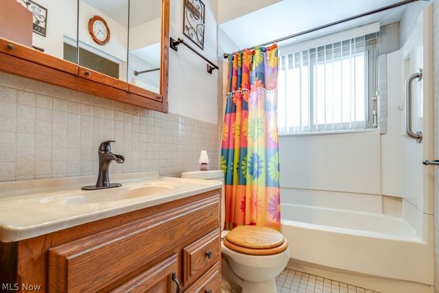 5731 Meadow Lane, Bedford Heights, OH 44146