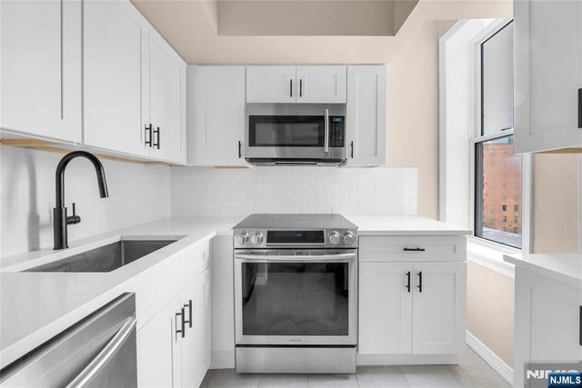 6816 Bellevue Avenue 3A, Guttenberg, NJ 07093