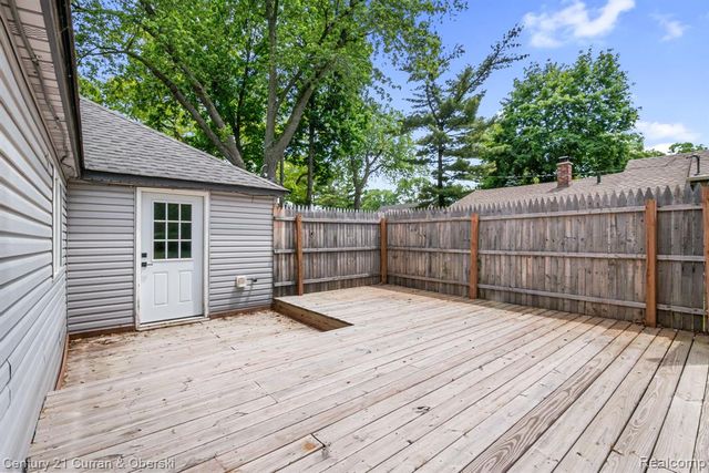 2374 Lakena Road, West Bloomfield, MI 48324
