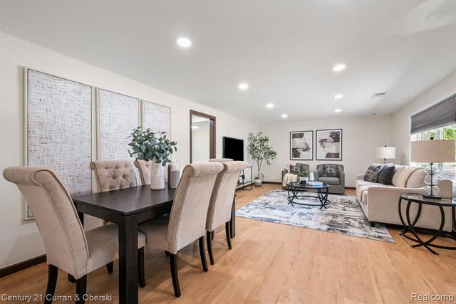 2374 Lakena Road, West Bloomfield, MI 48324