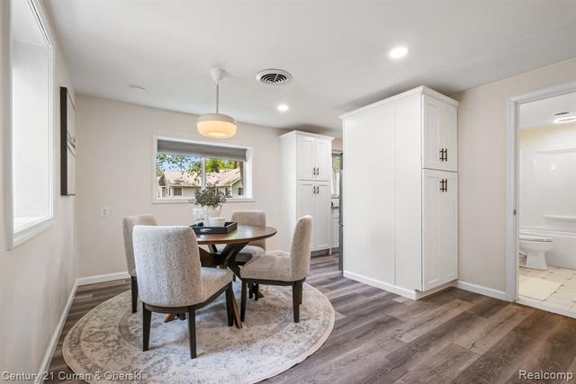 2374 Lakena Road, West Bloomfield, MI 48324