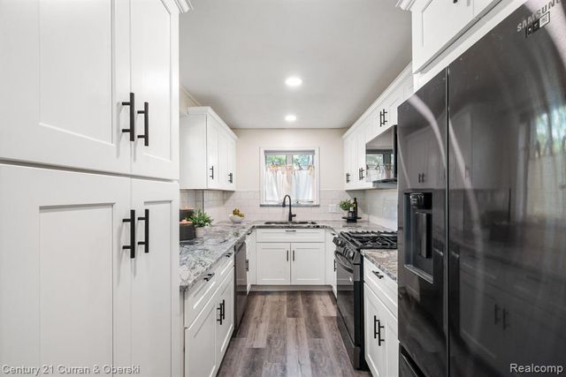 2374 Lakena Road, West Bloomfield, MI 48324