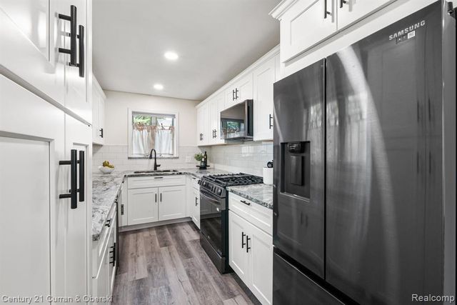 2374 Lakena Road, West Bloomfield, MI 48324