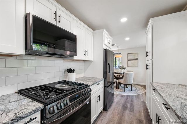 2374 Lakena Road, West Bloomfield, MI 48324