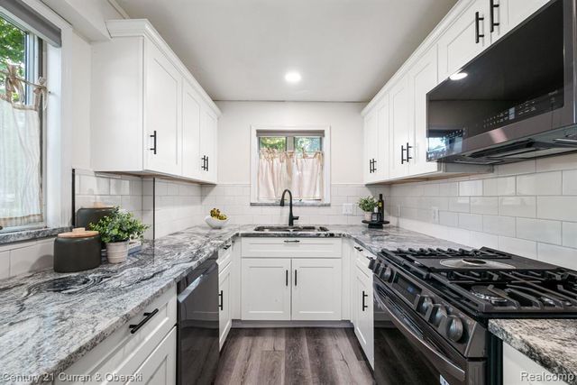 2374 Lakena Road, West Bloomfield, MI 48324
