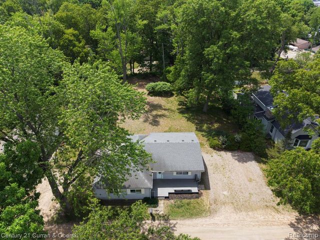 2374 Lakena Road, West Bloomfield, MI 48324
