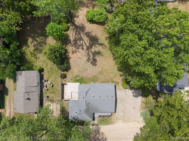 2374 Lakena Road, West Bloomfield, MI 48324